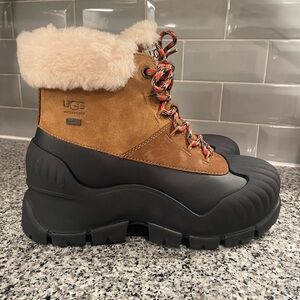 NWT Ugg Adiroam Hiker Boot